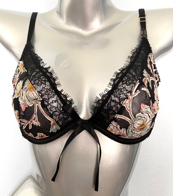 Victoria's Secret Other - Victoria' Secret Dream Angels Black Floral Embroidered Unlined Low Cut Demi Bra